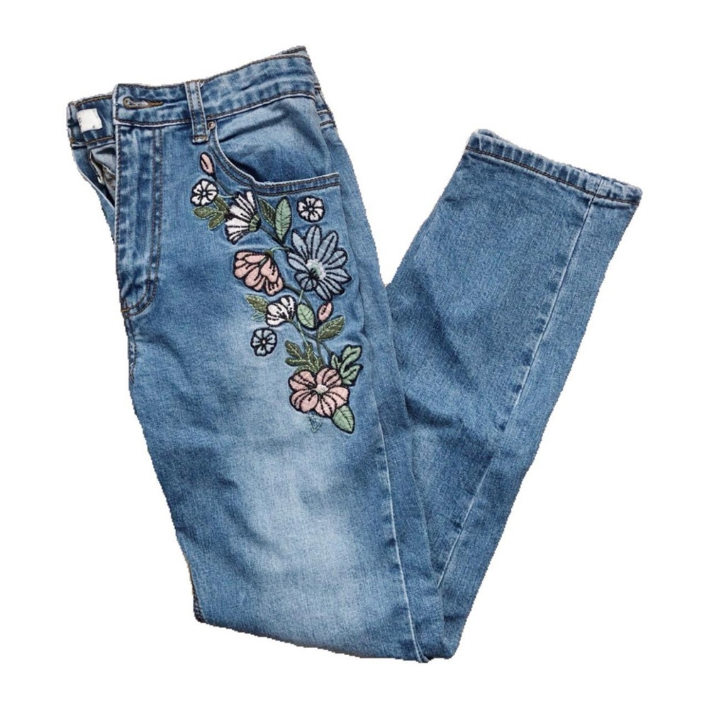 skinny mom jeans with embroidered flower patches